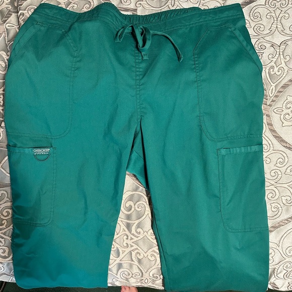 Hunter Green full scrub set - Picture 5 of 11